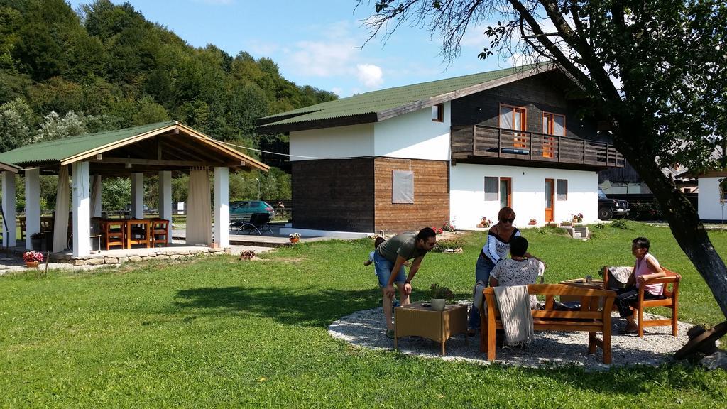 Landhaus Bed&Breakfast Vişeu de Sus Buitenkant foto