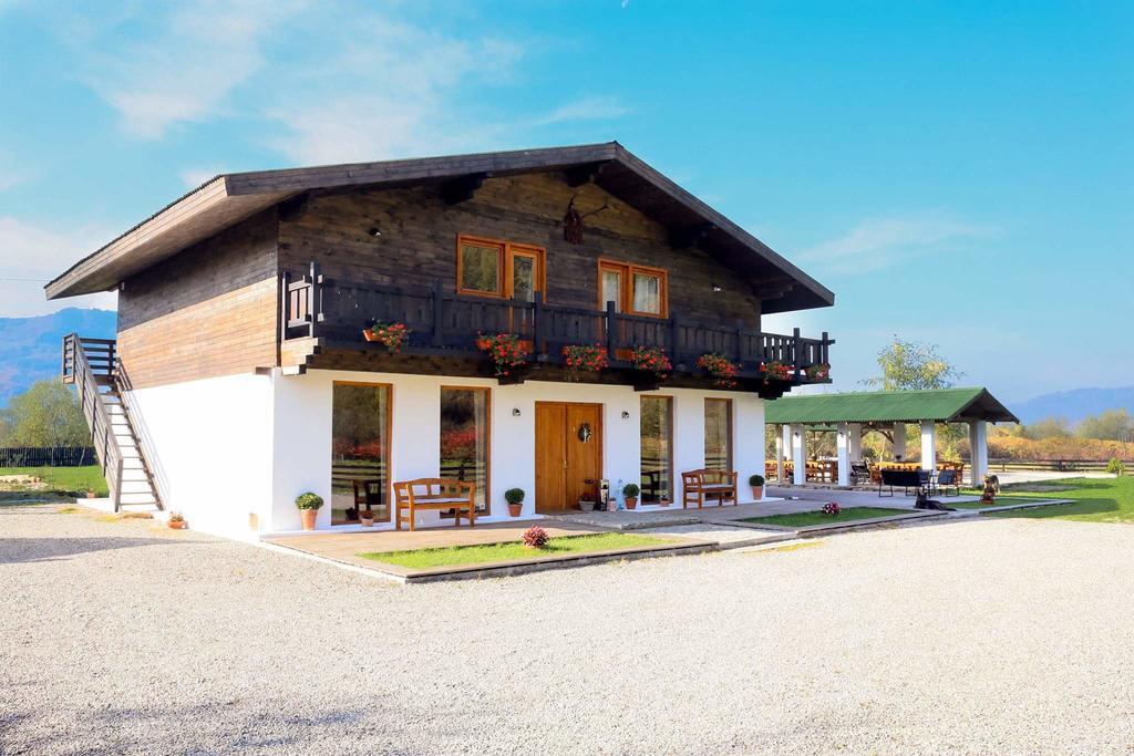Landhaus Bed&Breakfast Vişeu de Sus Buitenkant foto